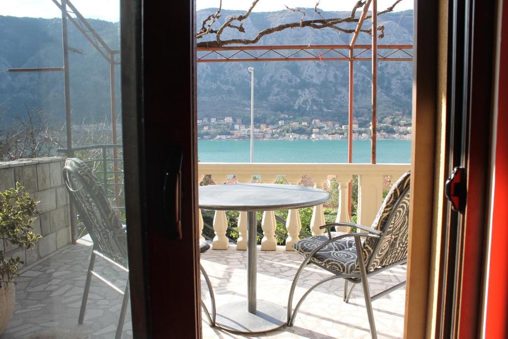 Apartmani Cetkovic Kotor Habitación foto